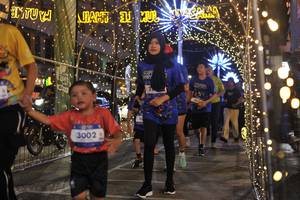 BIB: 3002
                            <button type="button" onclick="openModal(26274675)" class="btn btn-primary btn-sm float-right btn-popup" data-toggle="modal" data-target=".modal-high-quality">
                        <i class="fas fa-shopping-cart"></i> Add to Cart
                    </button>
                                            <button type="button" onclick="isThisMe(26274675, true)" class="btn btn-success btn-sm float-right btn-popup btn-isme hidden" data-toggle="tooltip" data-placement="bottom" title="นี่คือรูปของคุณใช่ไหม คลิกที่นี่เพื่อเอาเข้าอัลบั้ม">
                        <i class="fas fa-plus"></i> Add to album
                    </button>
                    <button type="button" onclick="isThisMe(26274675, false)" class="btn btn-warning btn-sm float-right btn-popup btn-isnotme hidden">
                        <i class="fas fa-ban"></i> Remove from album
                    </button>